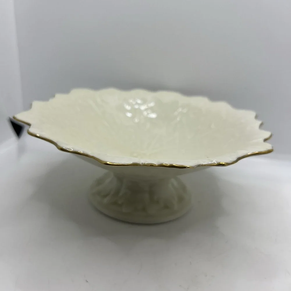 Crown Classics Japan Whitehall Leaf Pattern‎ Compote Pedestal Candy Dish Bowl